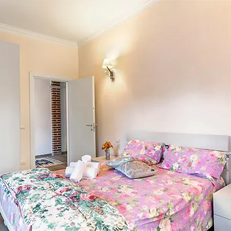 Little Mermaid Of Stresa Pet Friendly- Happy Rentals Stresa