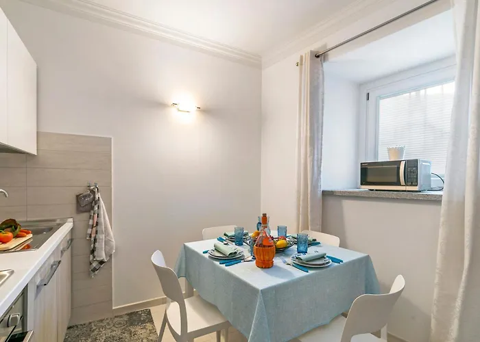 Little Mermaid Of Stresa Pet Friendly- Happy Rentals Stresa