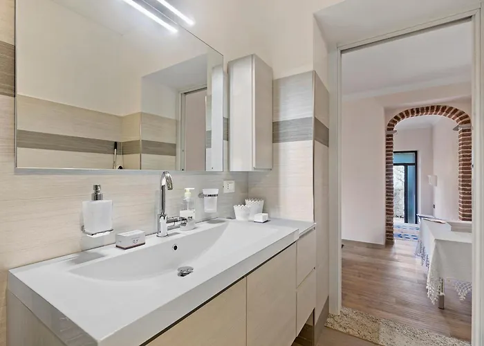 Little Mermaid Of Stresa Pet Friendly- Happy Rentals *