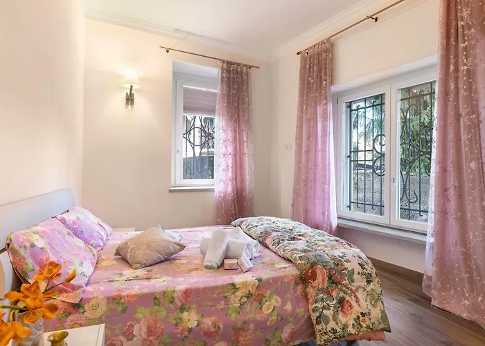 Little Mermaid Of Stresa Pet Friendly- Happy Rentals