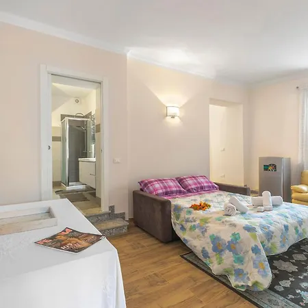 Apartment Little Mermaid Of - Happy *